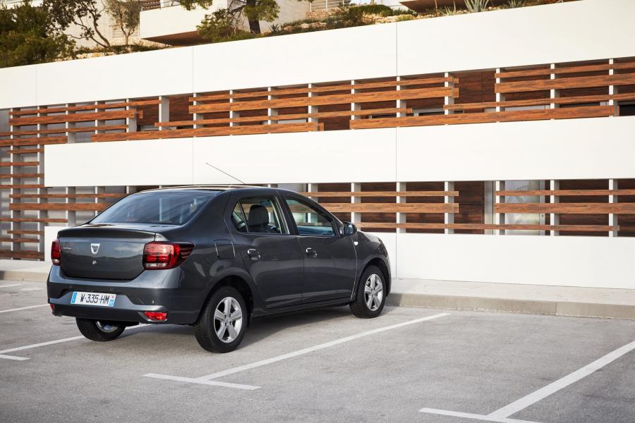  Dacia Logan 2016 года  (фото 4 из 19)